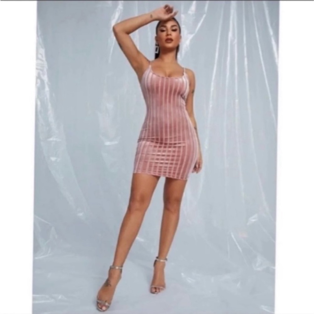 PINK VELVET SPAGHETTI STRAP BODY CON DRESS - Picture 6 of 11